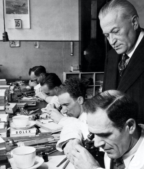 Hans Wilsdorf overseeing Rolex brand workers (courtesy rolexmagazine.com)